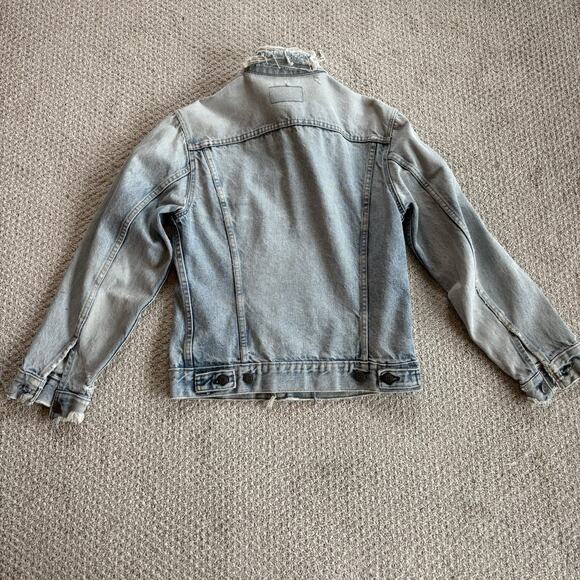 Levi’s Kids XL Denim Jacket Distressed Faded Blue Trucker Youth 14/16 Frayed Hem - Picture 8 of 11
